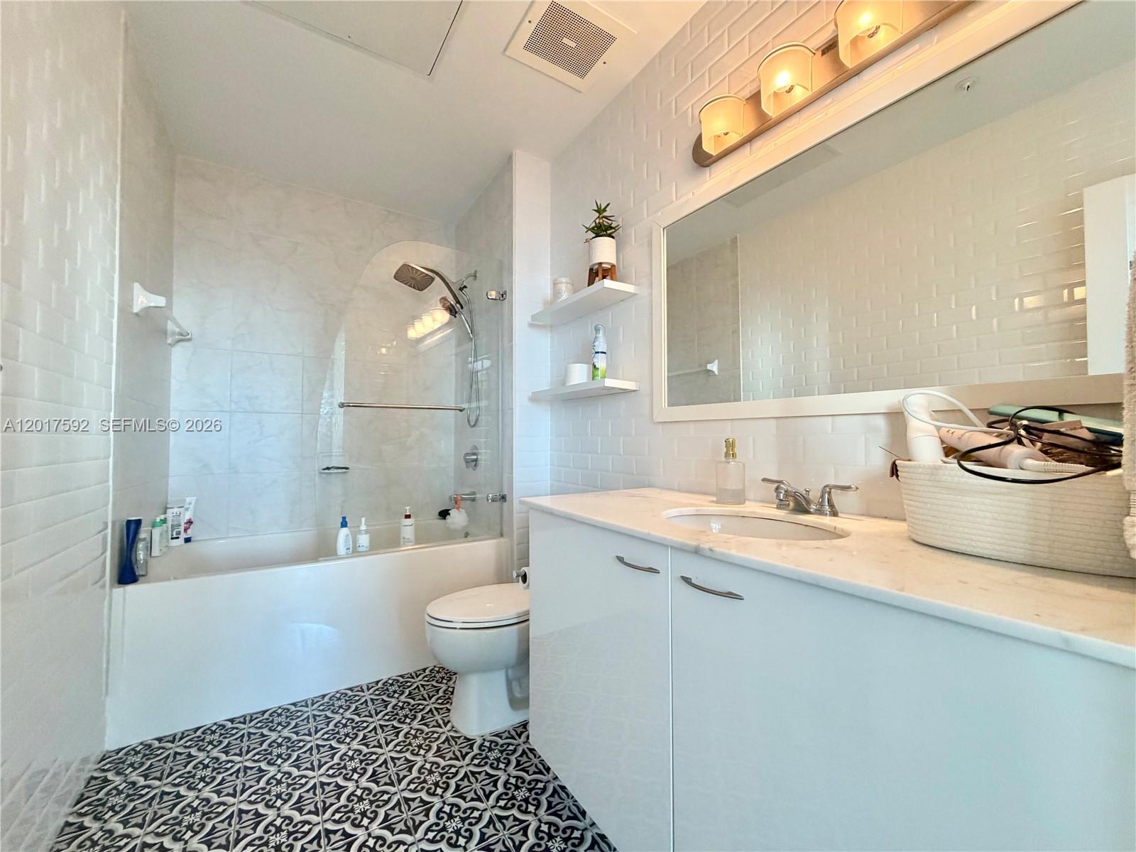 133 NE 2nd Ave #3501, Miami FL 33132