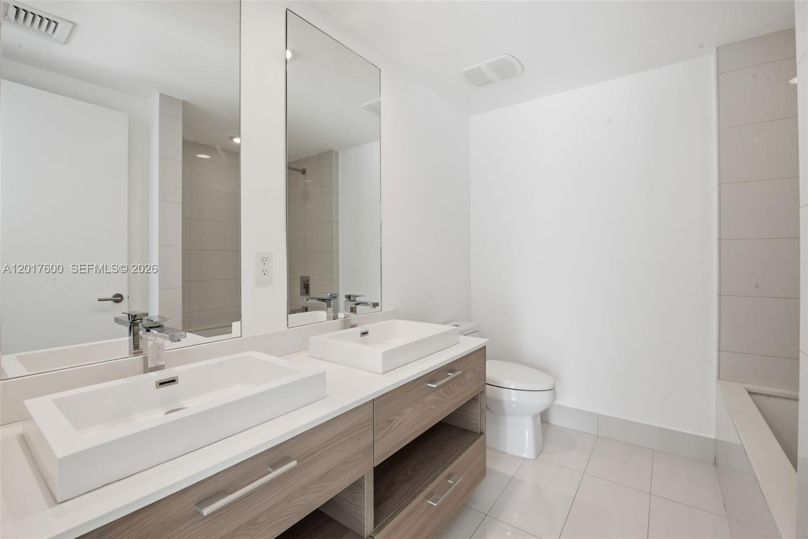 1300 S Miami Ave #1411, Miami FL 33130