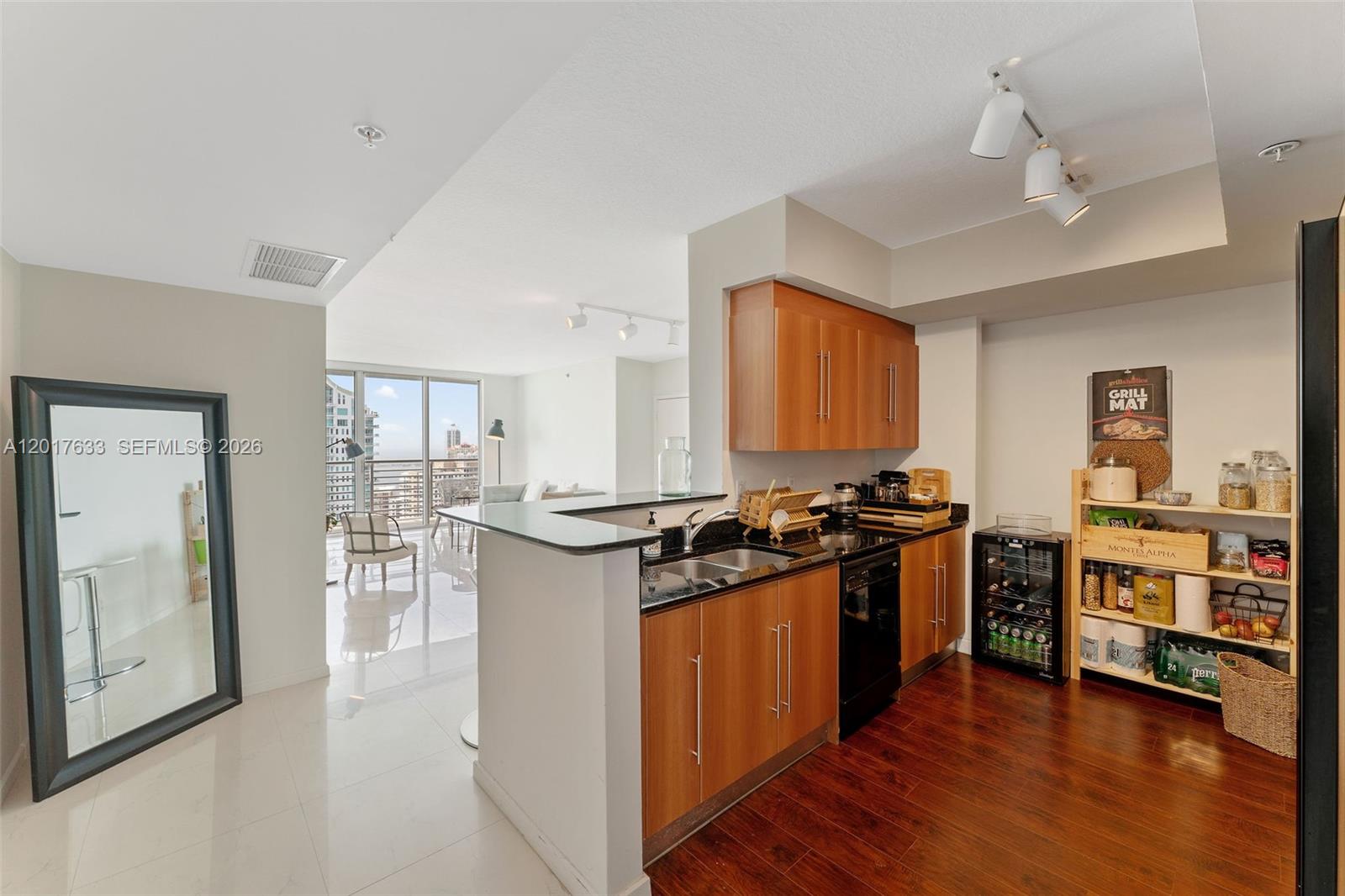 335 S Biscayne Blvd #4205, Miami FL 33131