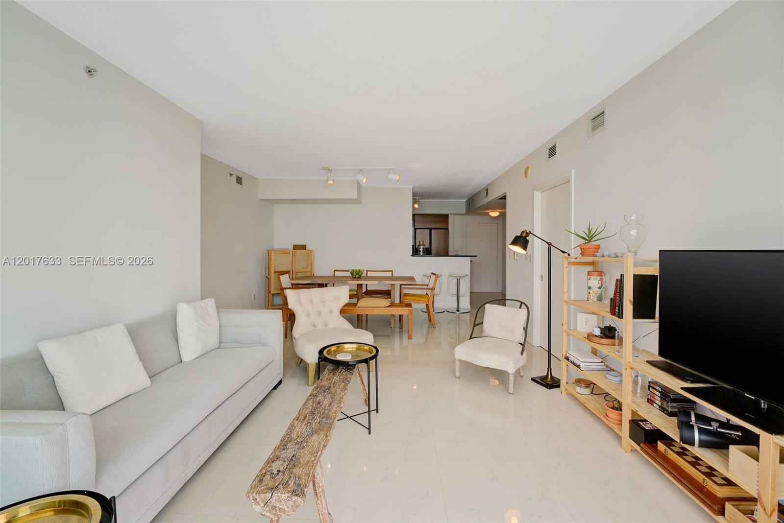 335 S Biscayne Blvd #4205, Miami FL 33131