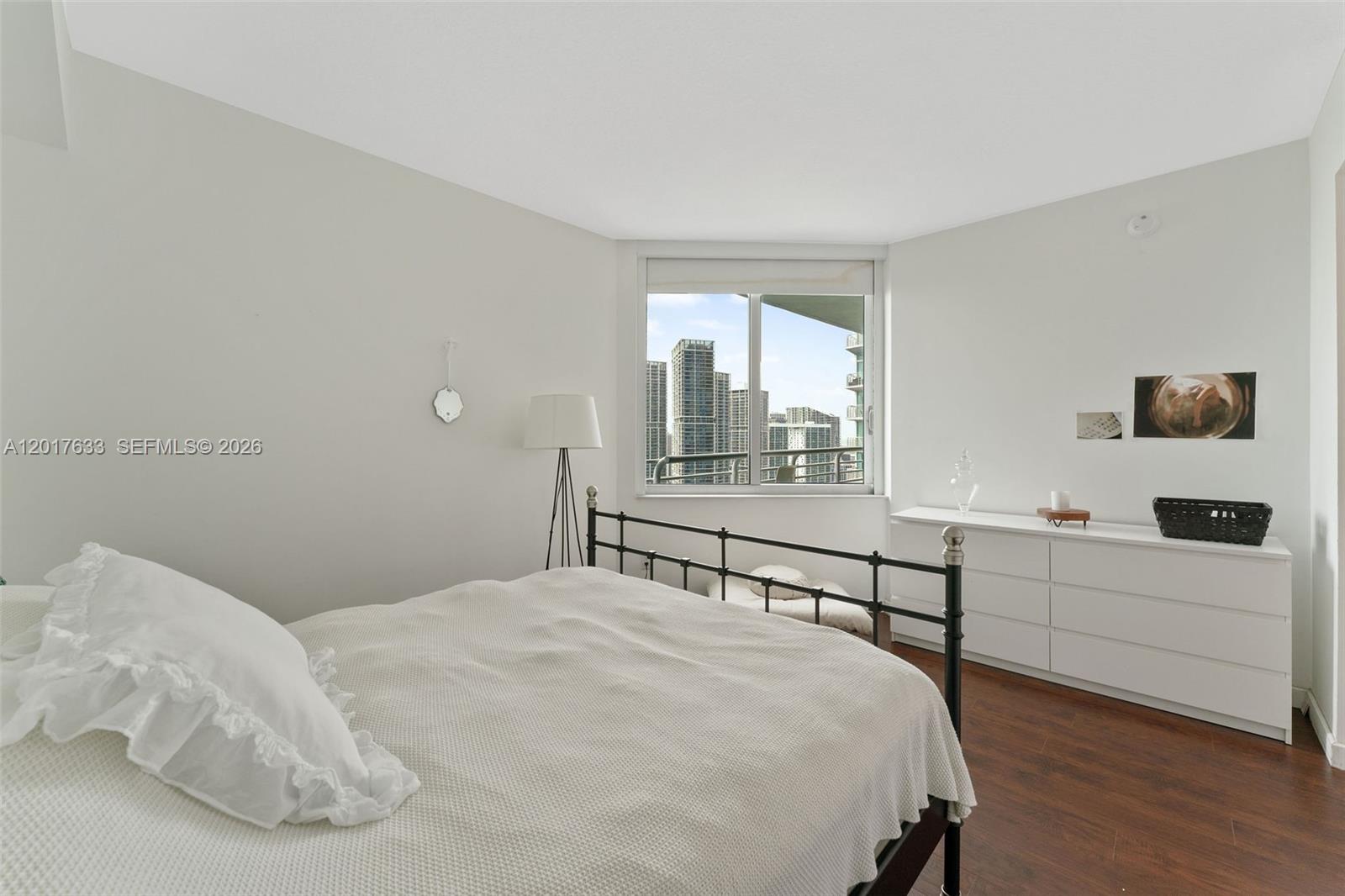 335 S Biscayne Blvd #4205, Miami FL 33131