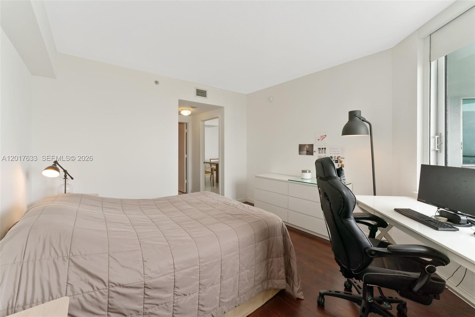 335 S Biscayne Blvd #4205, Miami FL 33131