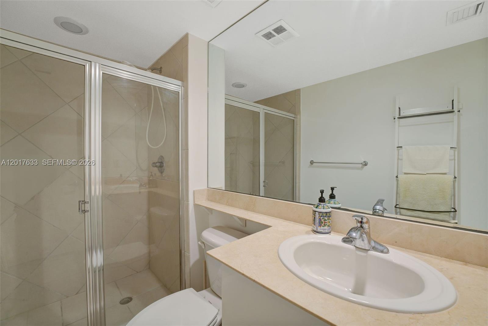 335 S Biscayne Blvd #4205, Miami FL 33131