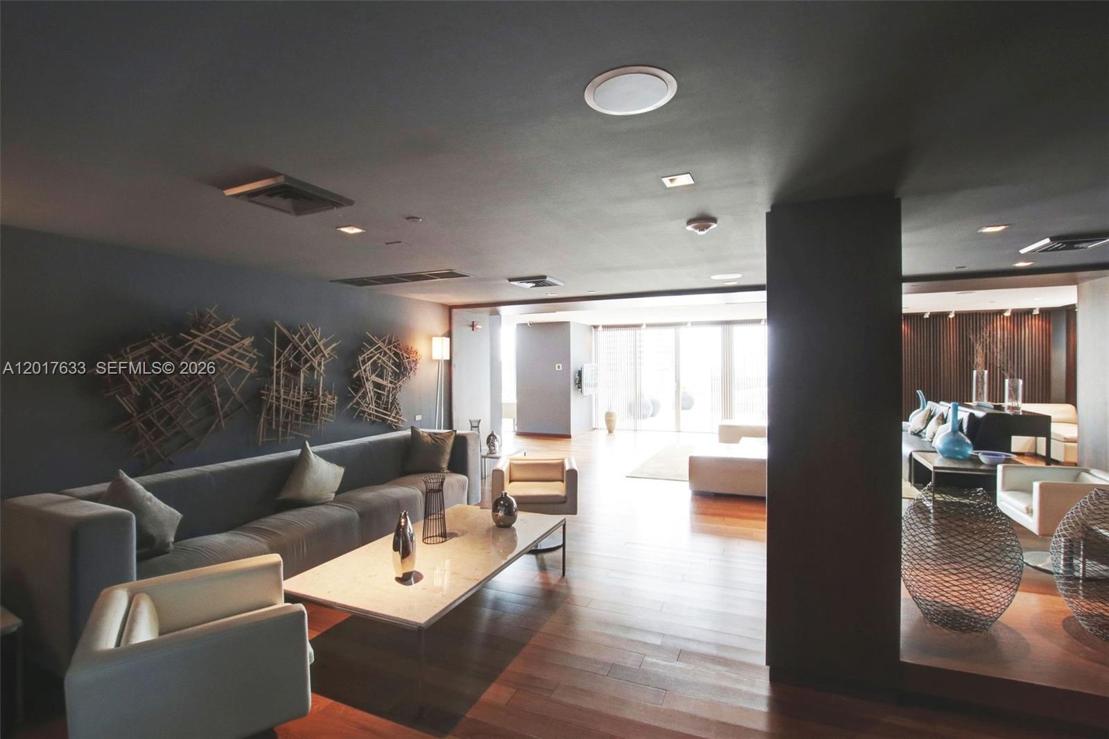 335 S Biscayne Blvd #4205, Miami FL 33131