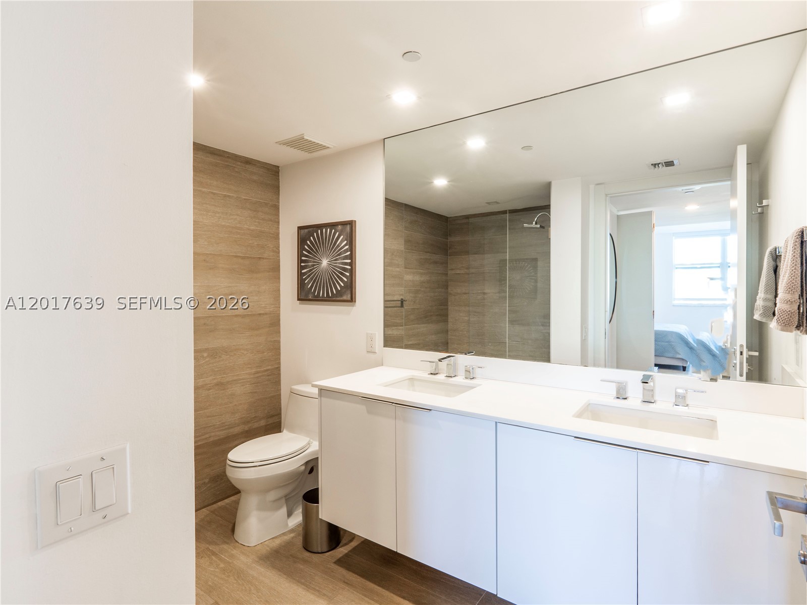 2475 Brickell Ave #903, Miami FL 33129