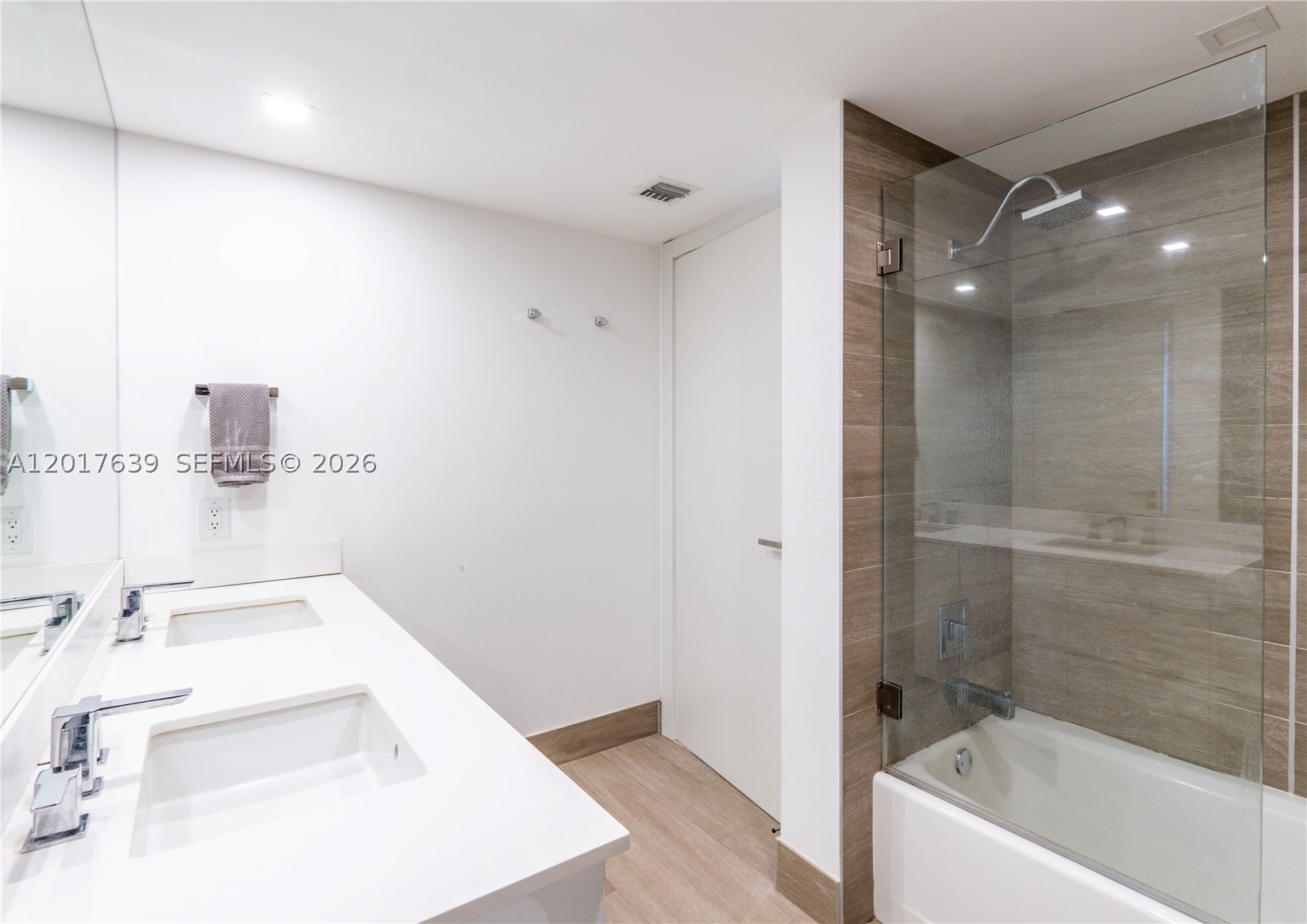 2475 Brickell Ave #903, Miami FL 33129
