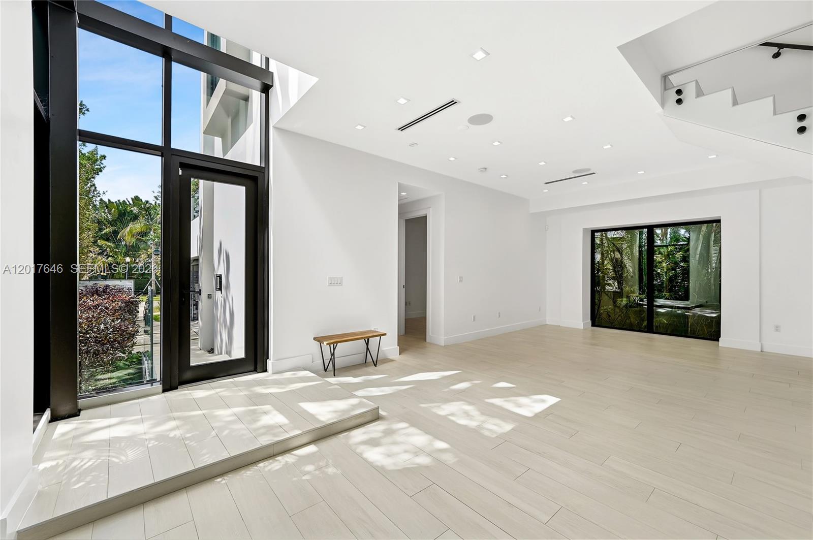 1311 Bay Dr, Miami Beach FL 33141