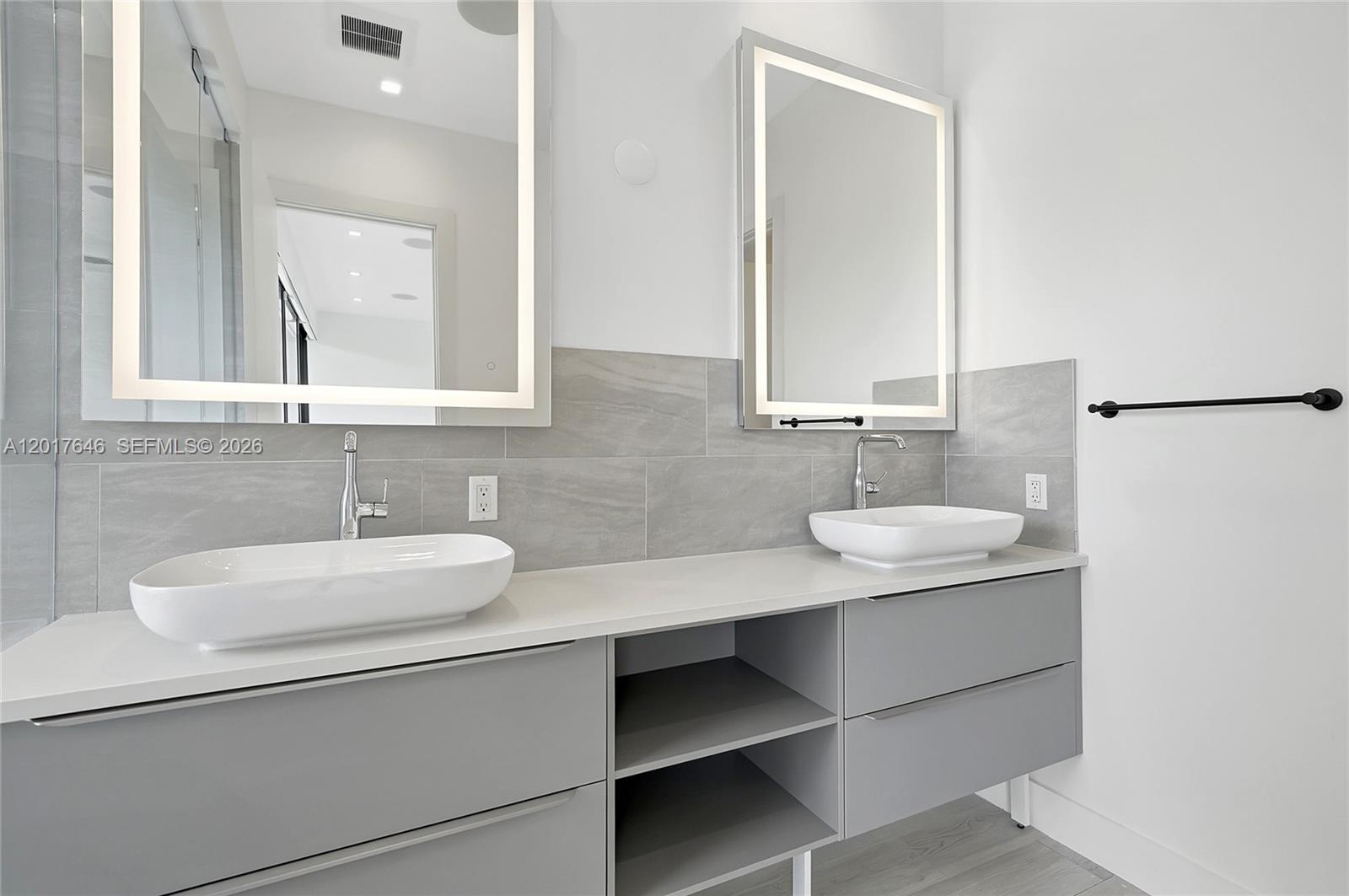 1311 Bay Dr, Miami Beach FL 33141