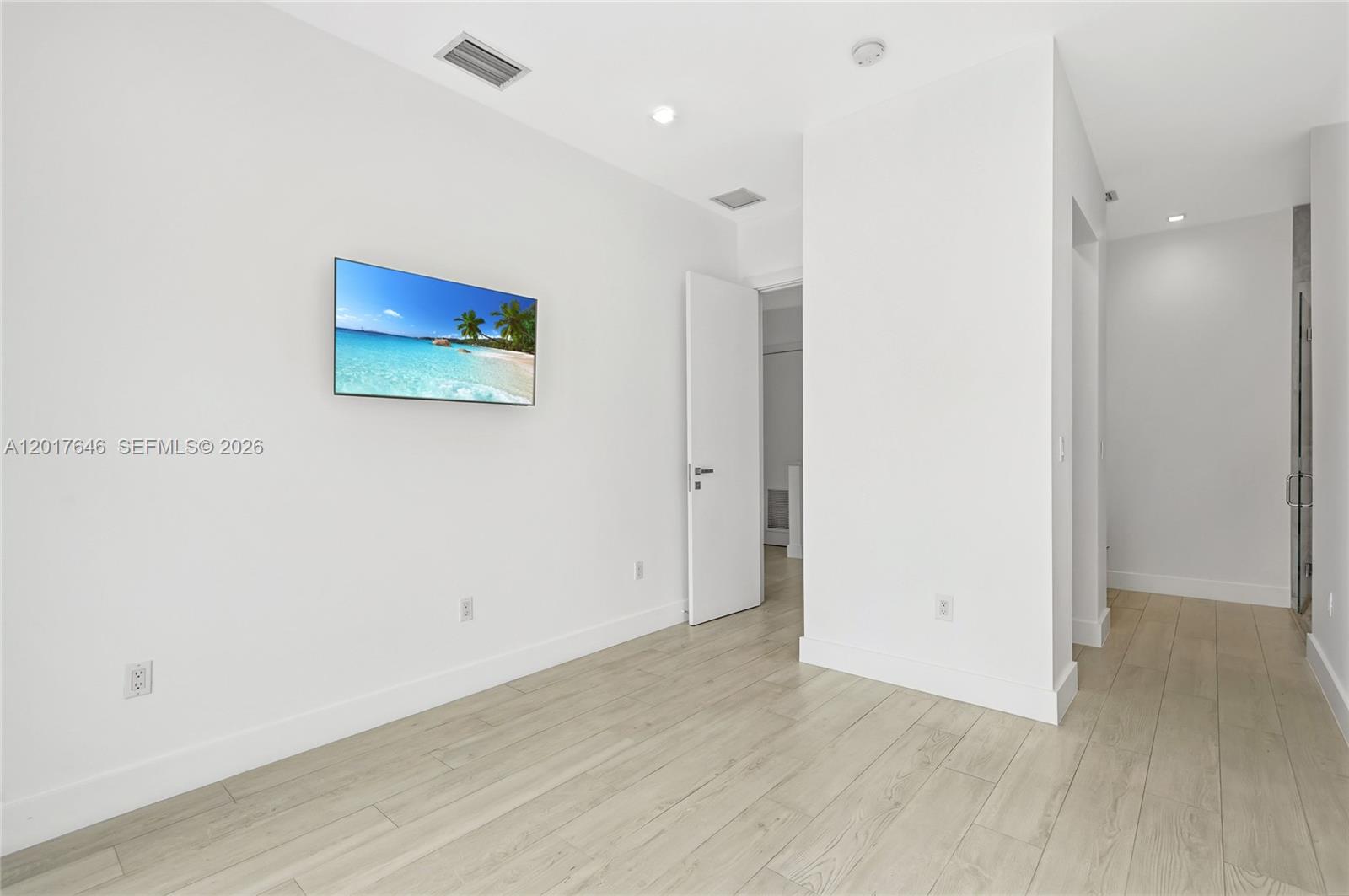 1311 Bay Dr, Miami Beach FL 33141