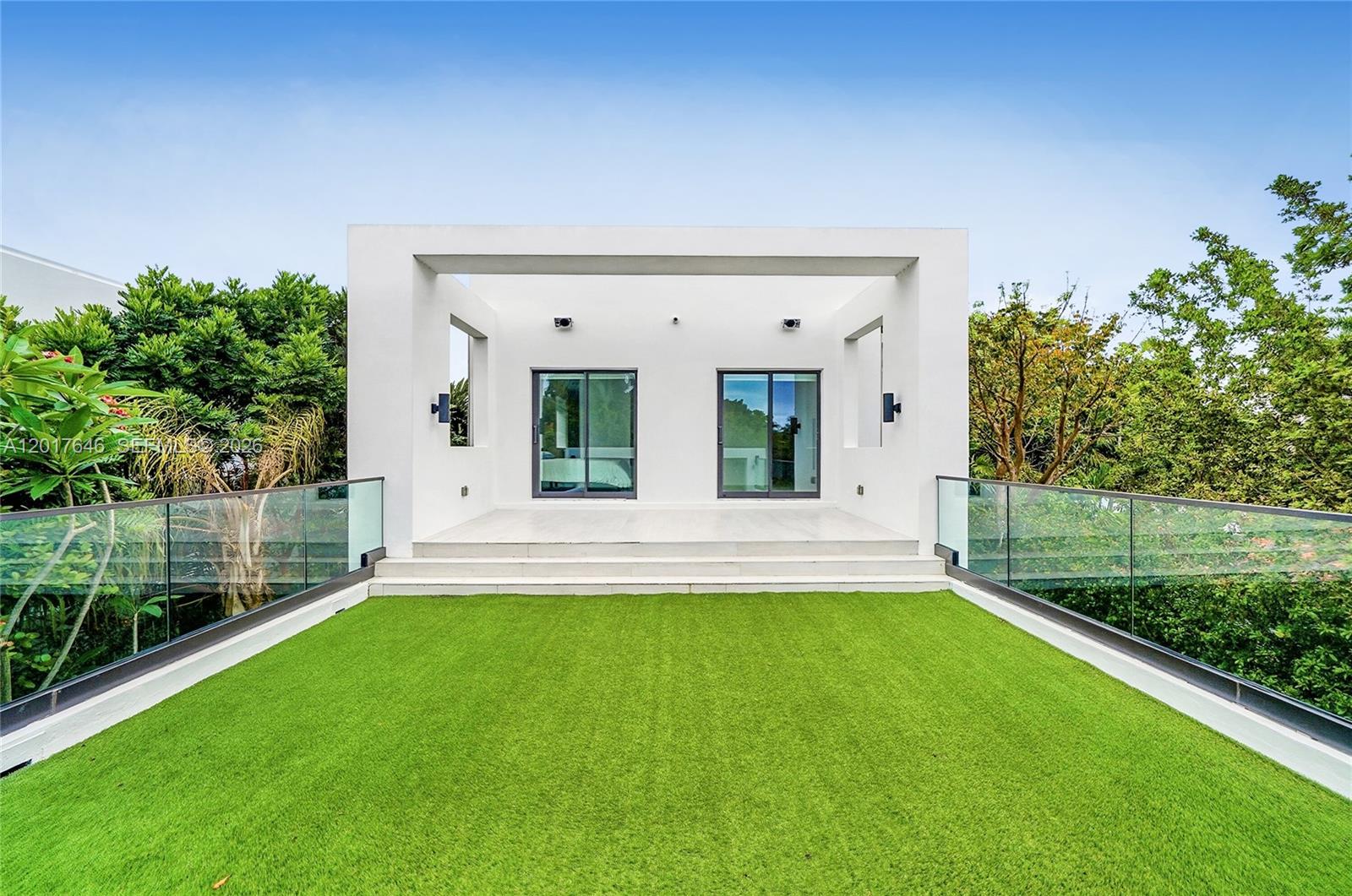 1311 Bay Dr, Miami Beach FL 33141