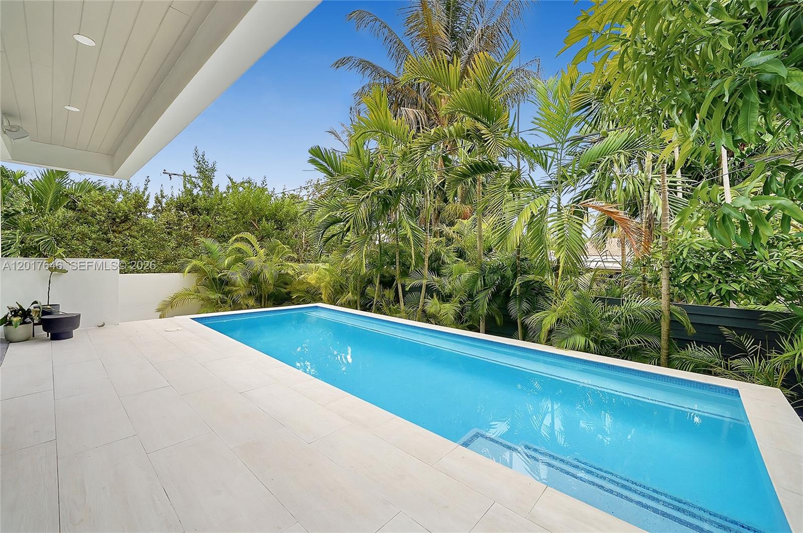 1311 Bay Dr, Miami Beach FL 33141