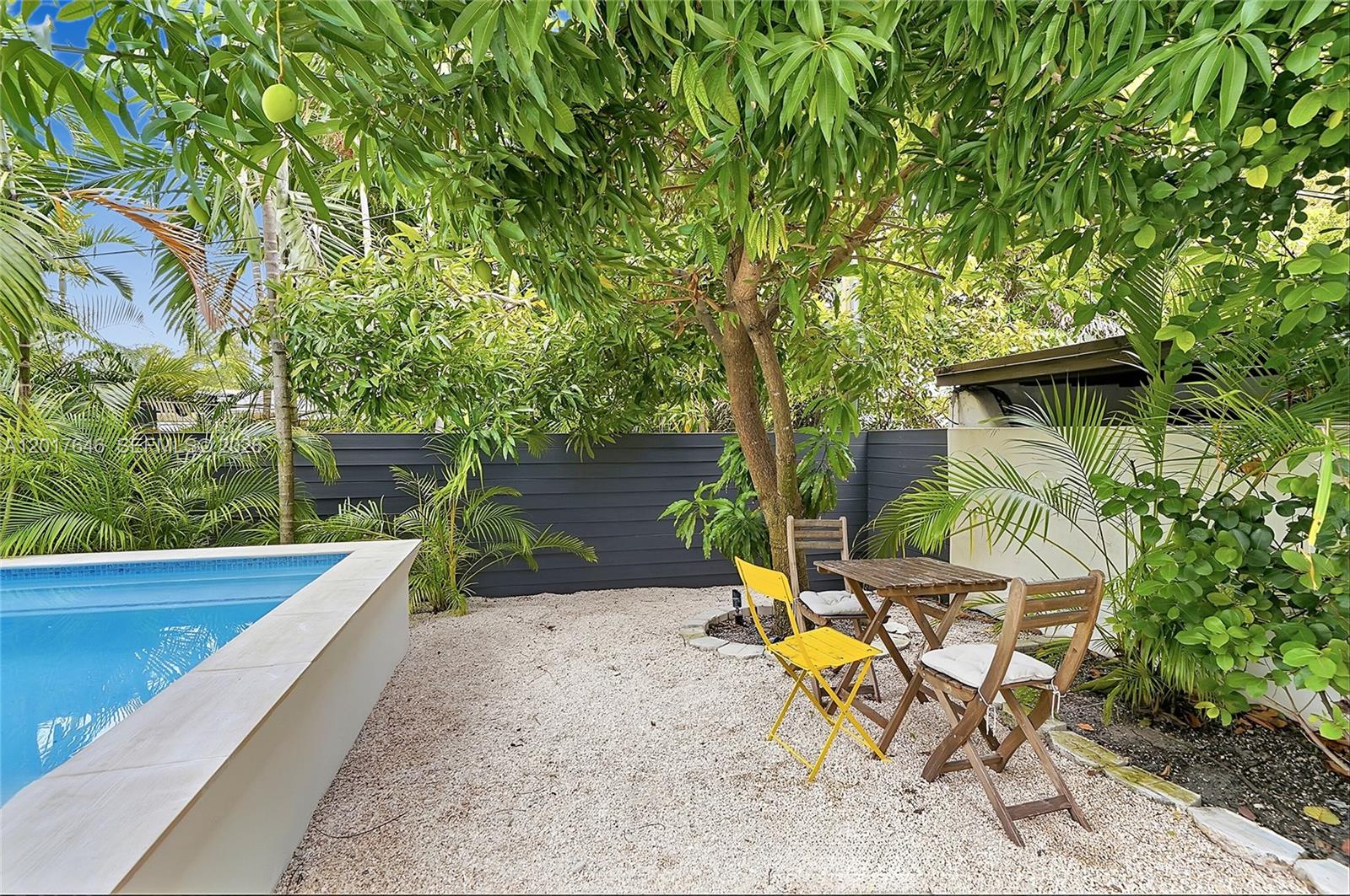 1311 Bay Dr, Miami Beach FL 33141