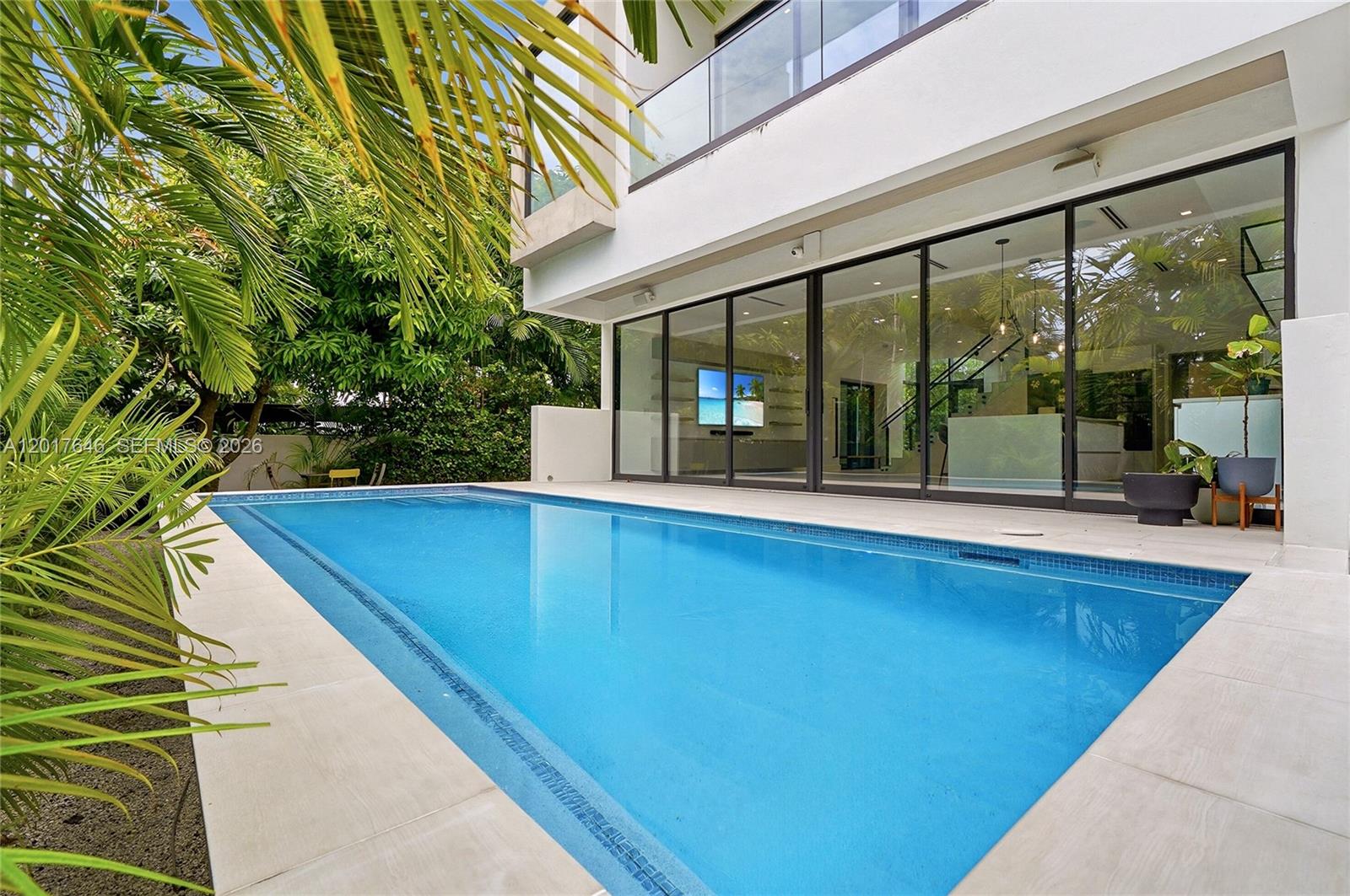 1311 Bay Dr, Miami Beach FL 33141
