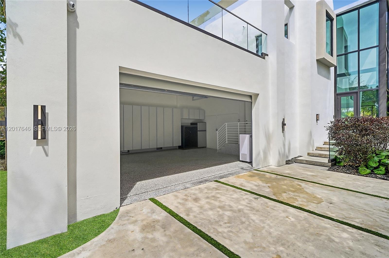 1311 Bay Dr, Miami Beach FL 33141