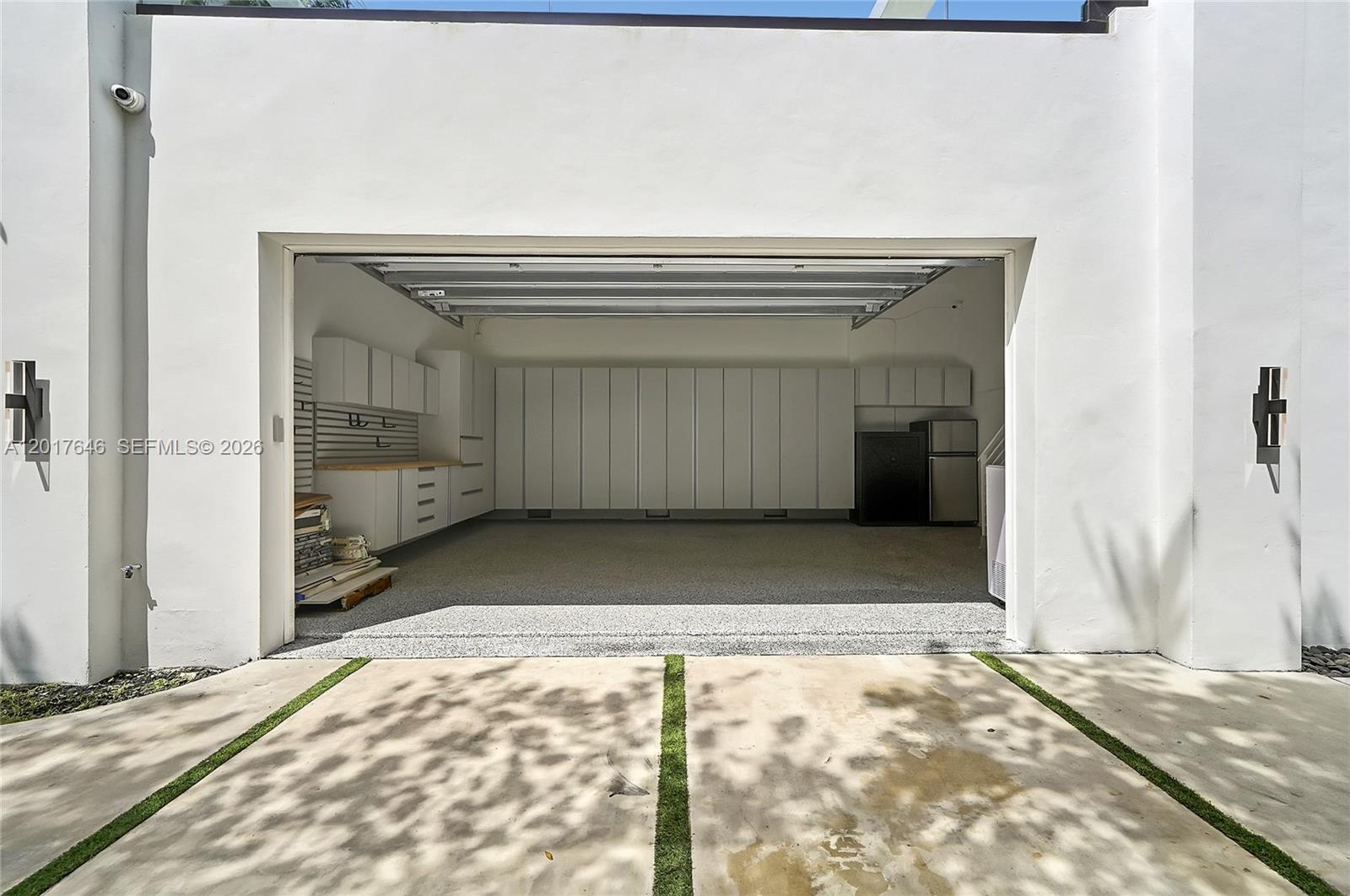 1311 Bay Dr, Miami Beach FL 33141