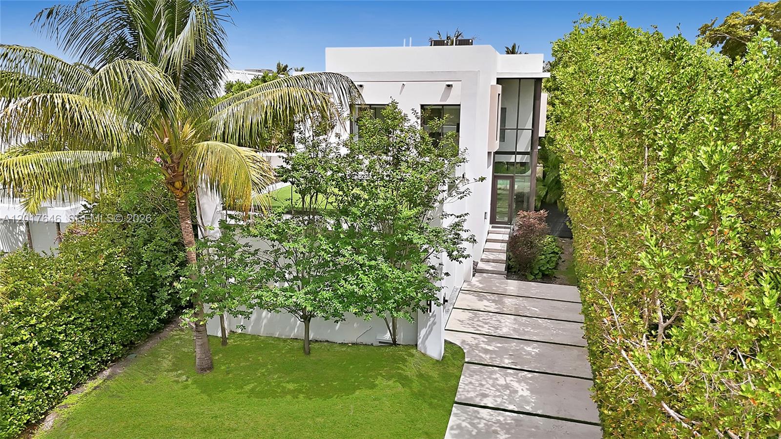 1311 Bay Dr, Miami Beach FL 33141