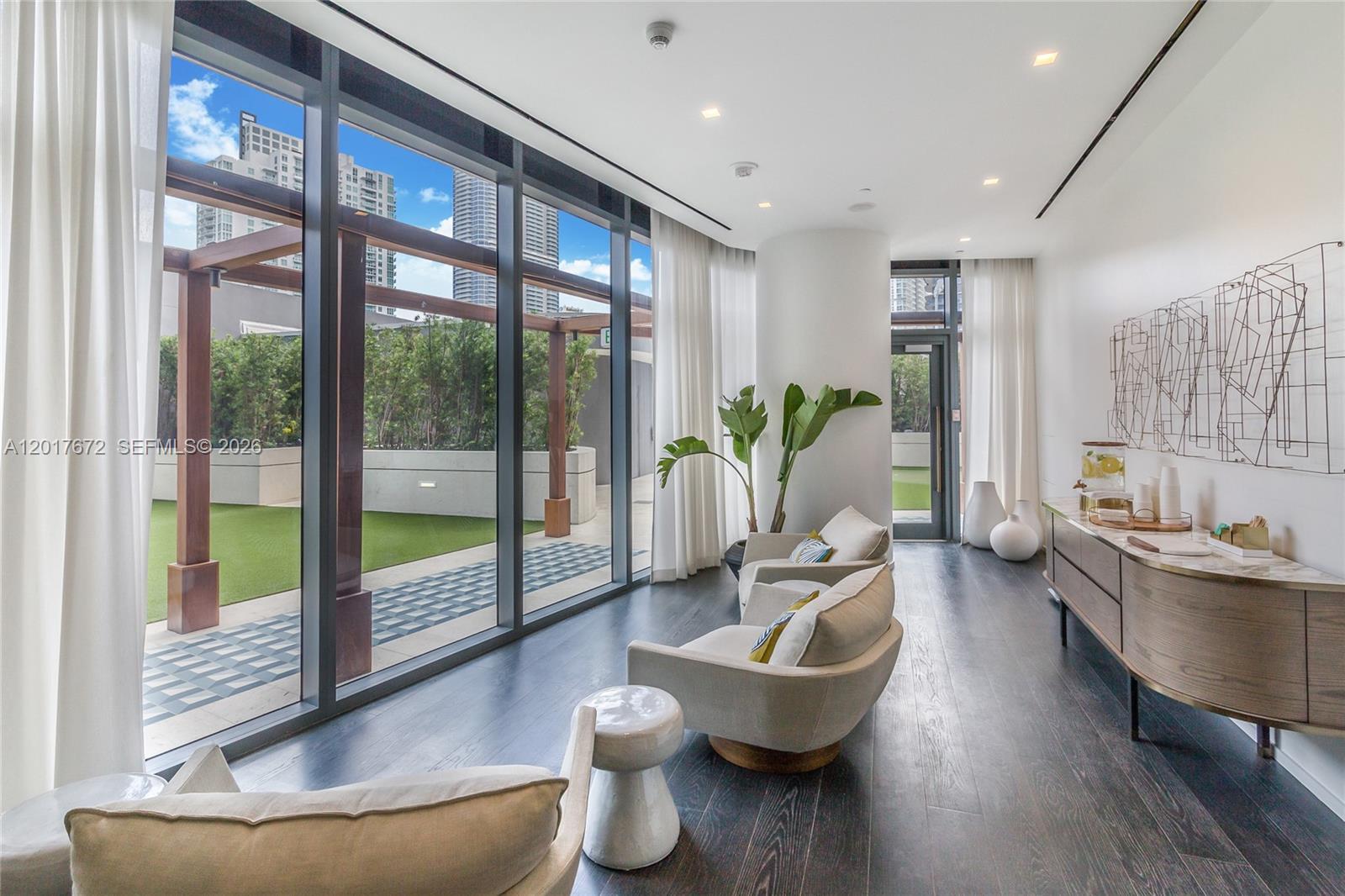 801 S Miami Ave #2108, Miami FL 33130