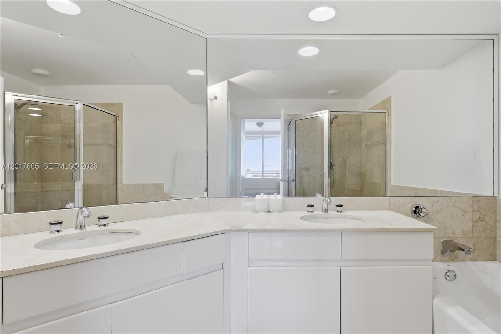 888 Brickell Key Dr #2010, Miami FL 33131