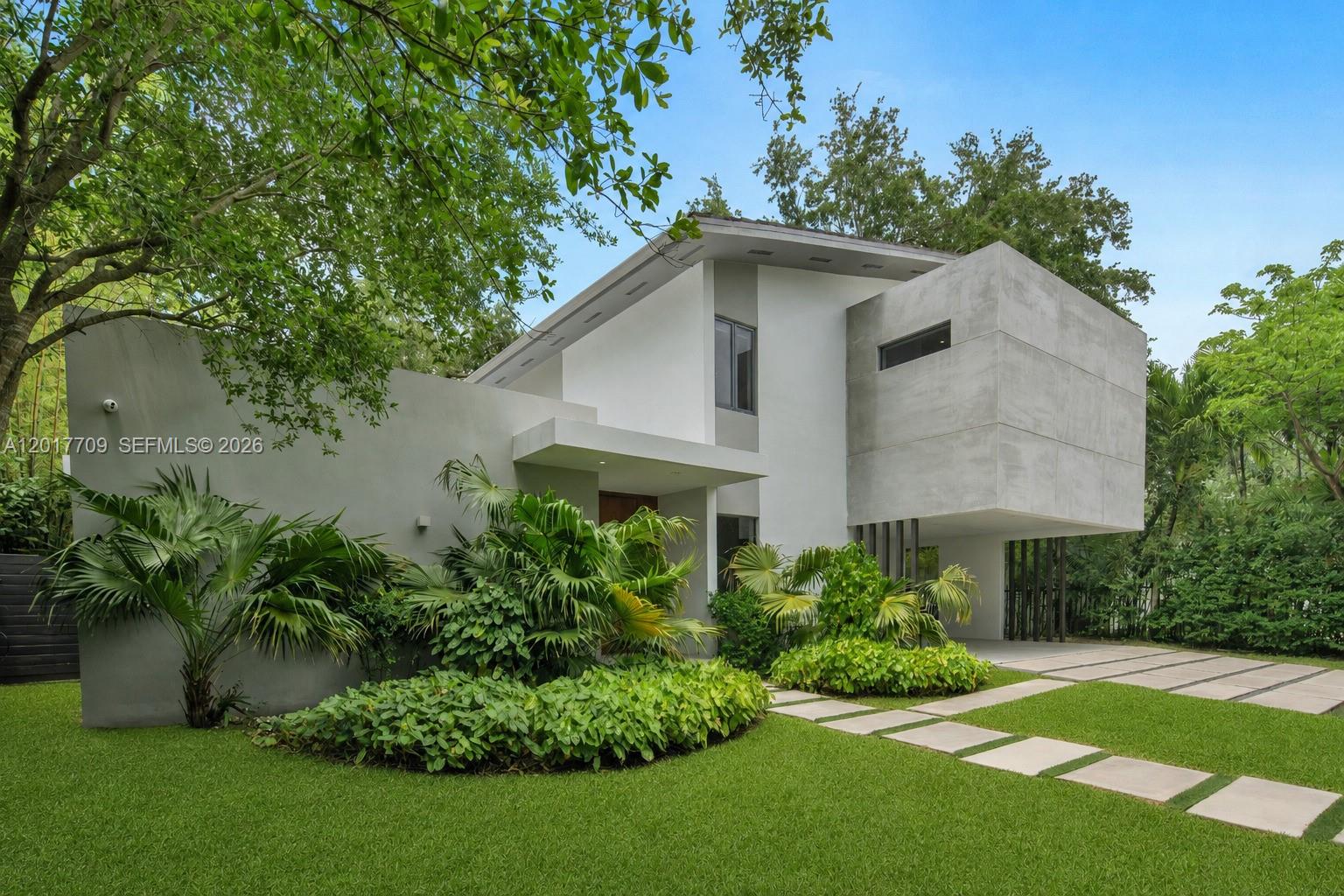 10 Samana Dr, Miami FL 33133