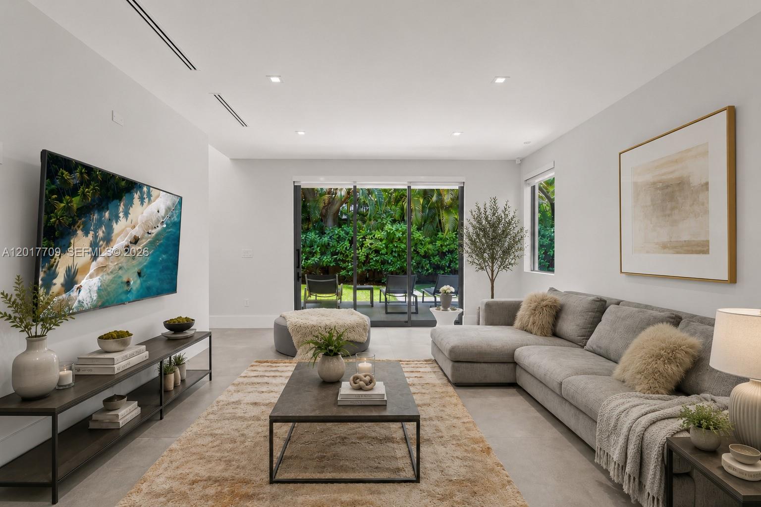 10 Samana Dr, Miami FL 33133