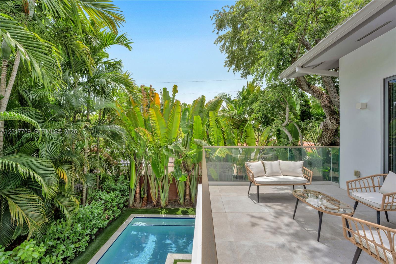 10 Samana Dr, Miami FL 33133