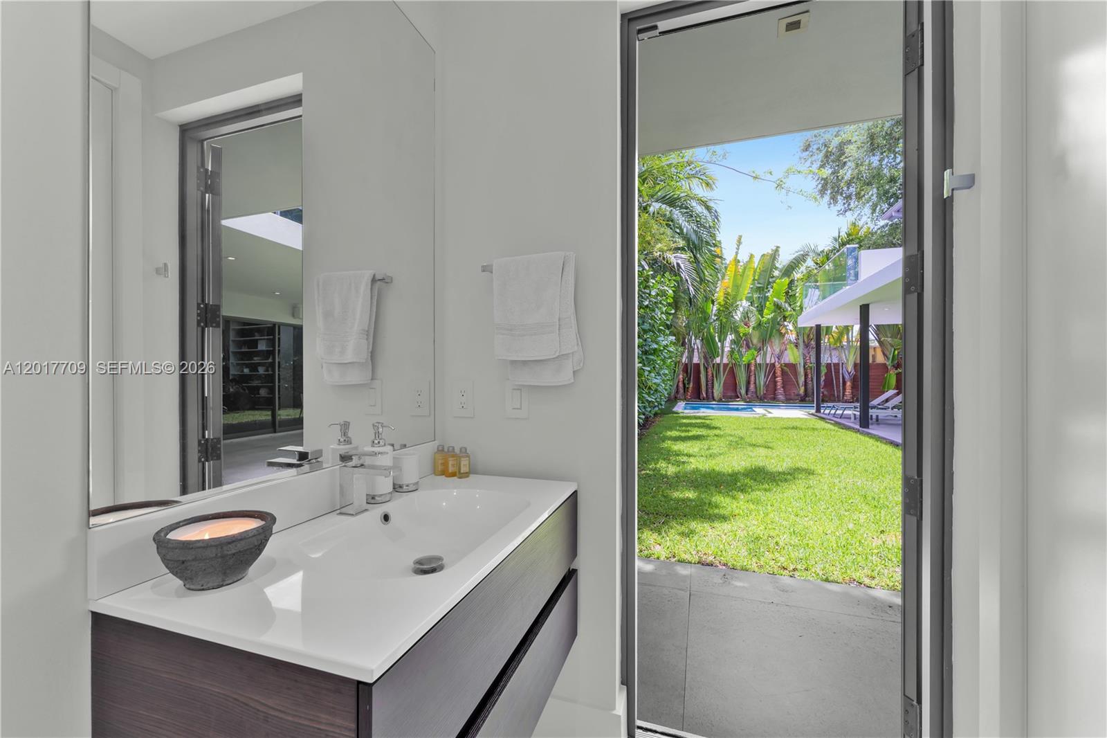 10 Samana Dr, Miami FL 33133