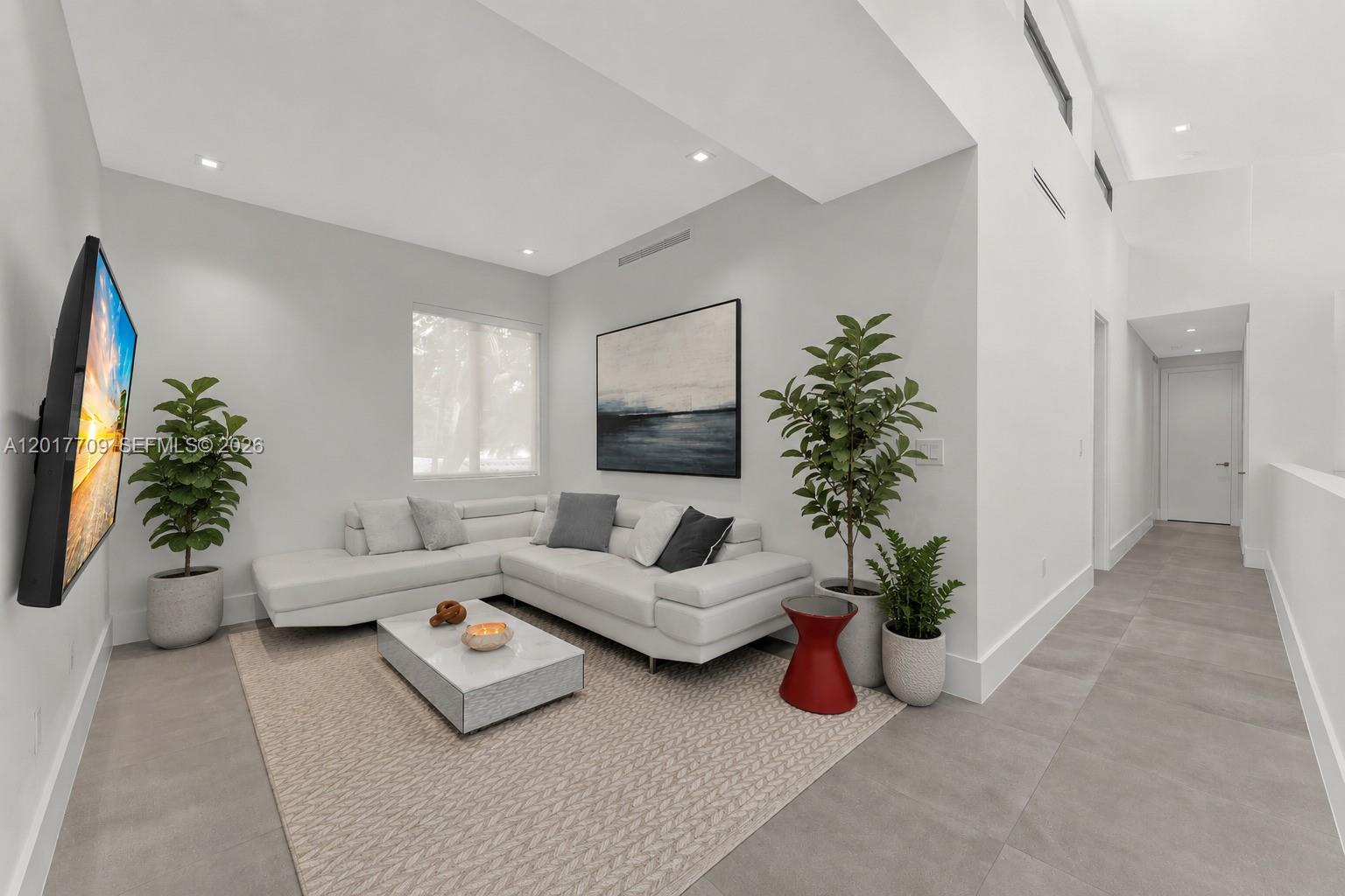 10 Samana Dr, Miami FL 33133