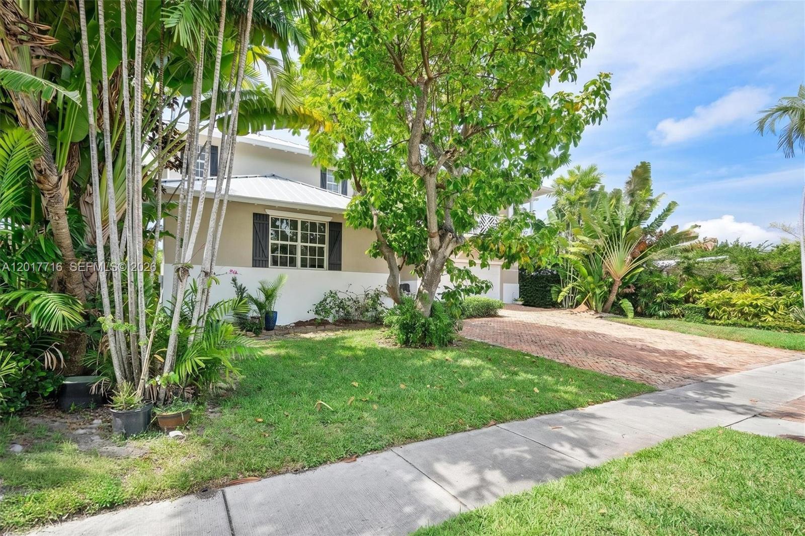 2310 Bayview Ln, North Miami FL 33181
