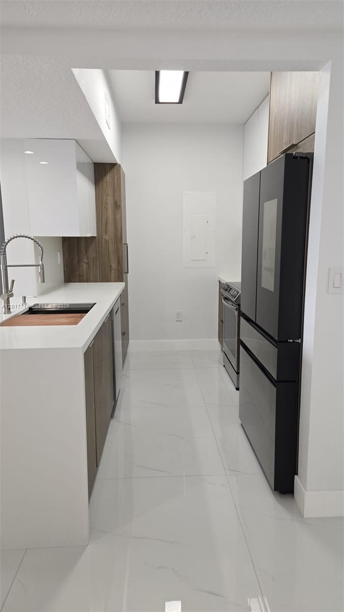 230 SW 117th Ter #202, Pembroke Pines FL 33025