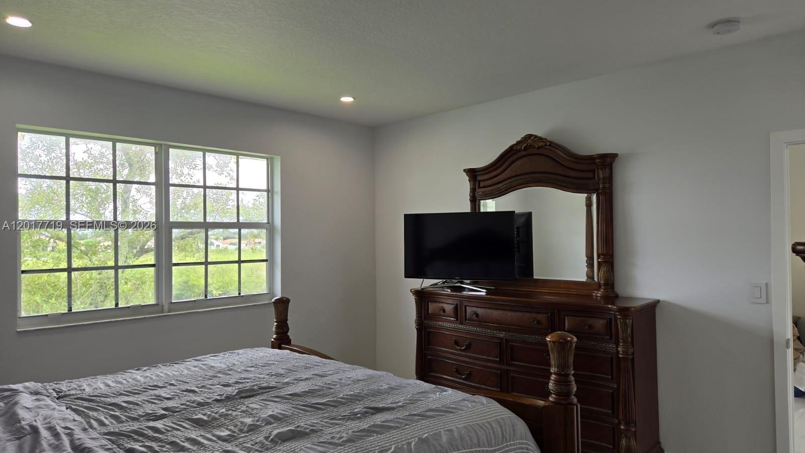 230 SW 117th Ter #202, Pembroke Pines FL 33025