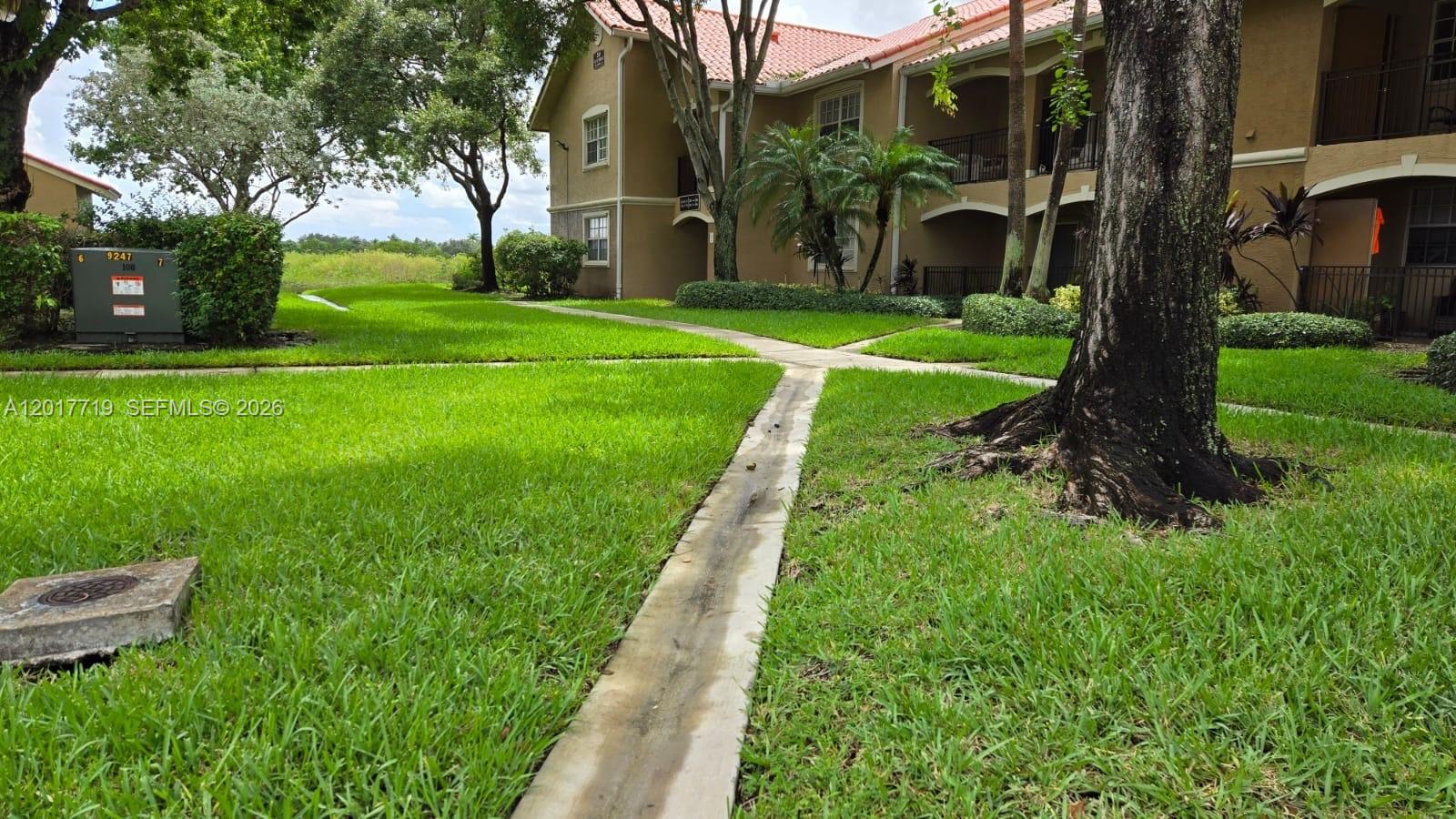 230 SW 117th Ter #202, Pembroke Pines FL 33025