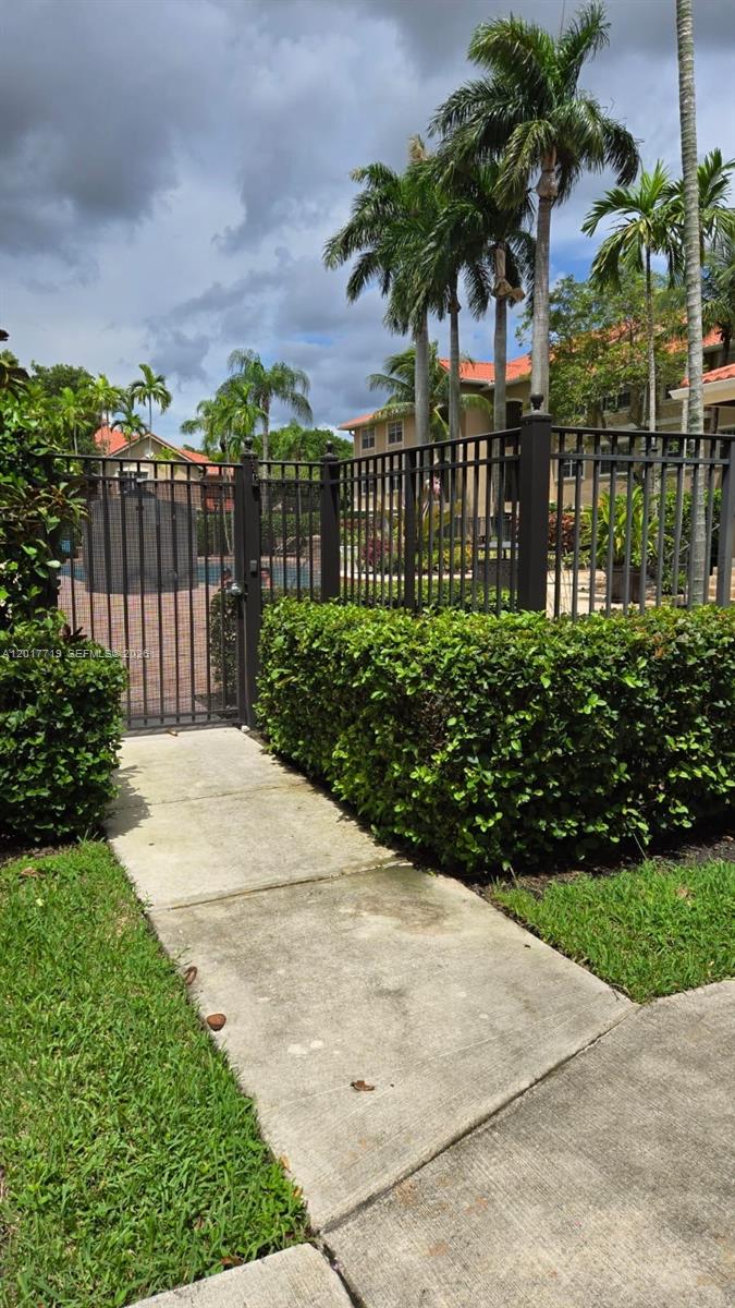 230 SW 117th Ter #202, Pembroke Pines FL 33025