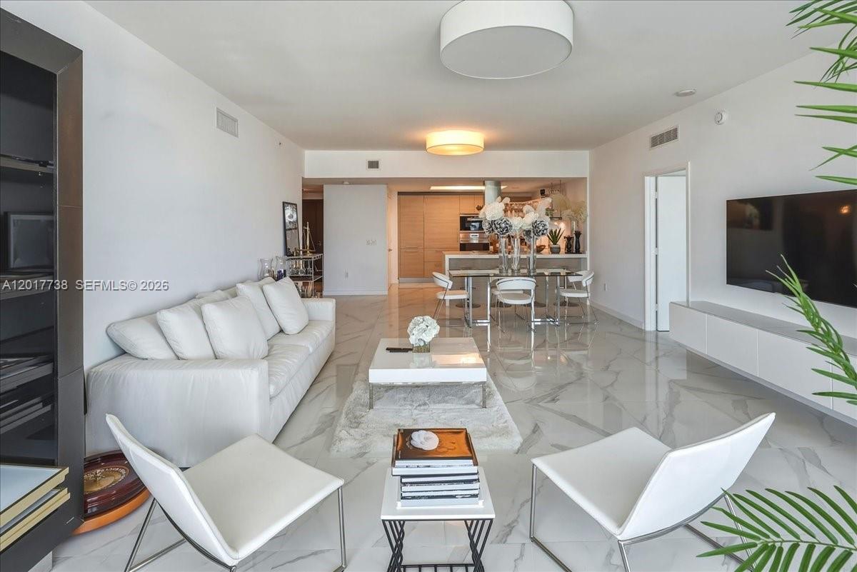 17301 Biscayne Blvd #605, North Miami Beach FL 33160