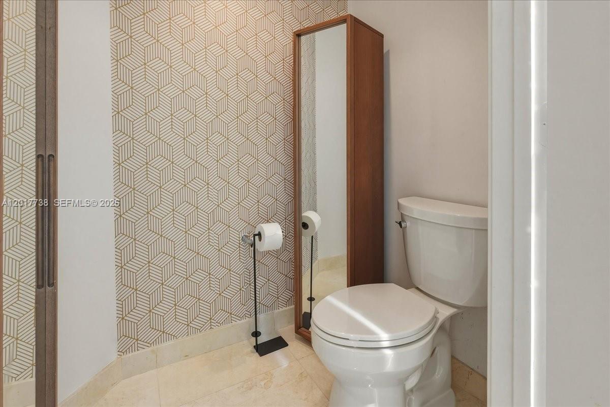 17301 Biscayne Blvd #605, North Miami Beach FL 33160
