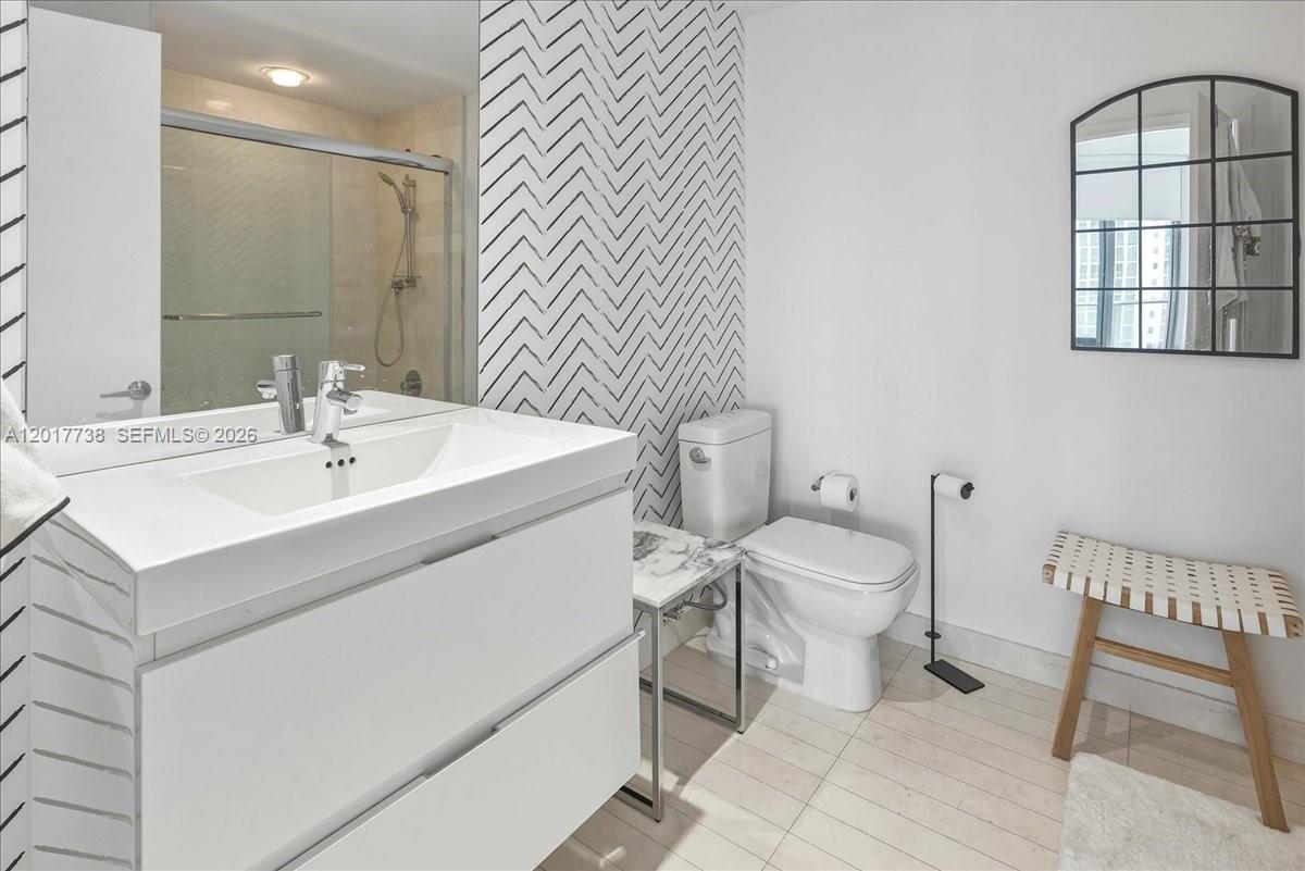 17301 Biscayne Blvd #605, North Miami Beach FL 33160