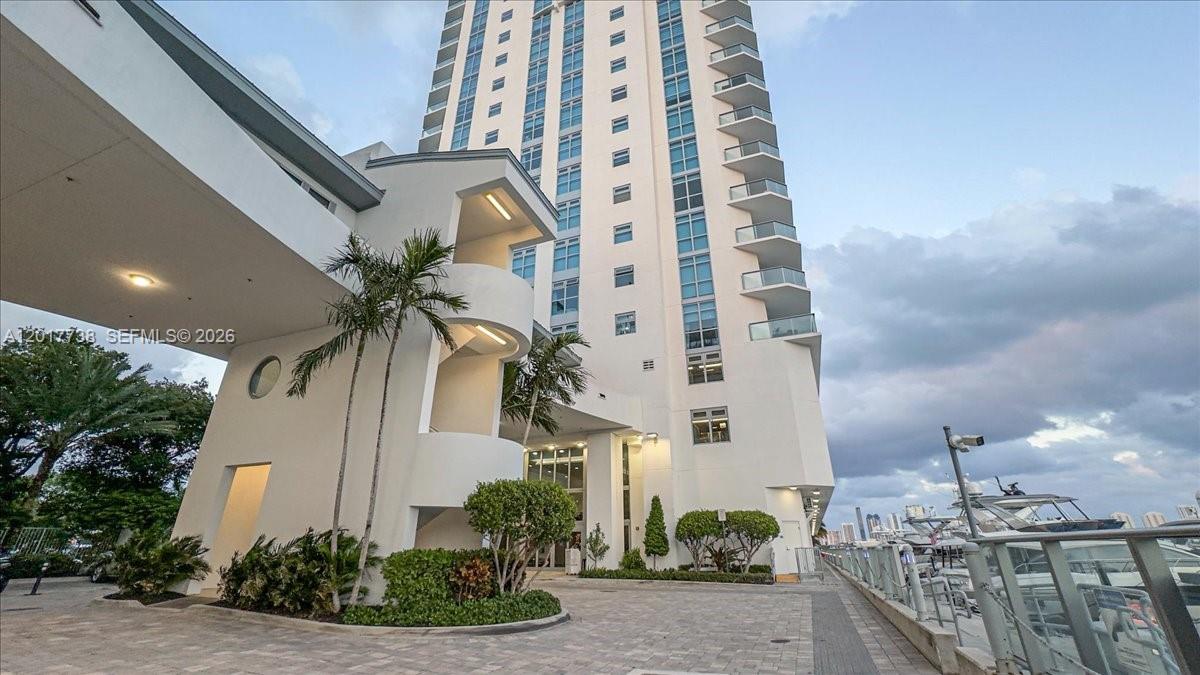 17301 Biscayne Blvd #605, North Miami Beach FL 33160
