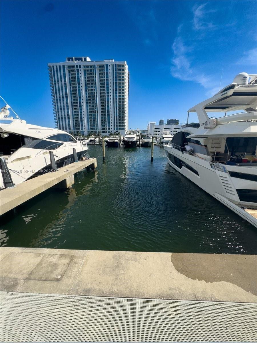 17301 Biscayne Blvd #605, North Miami Beach FL 33160