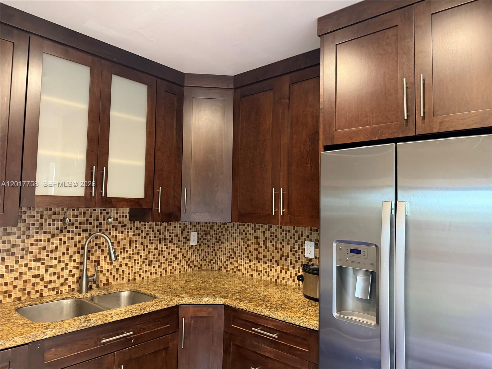 421 Swallow Dr #12, Miami Springs FL 33166