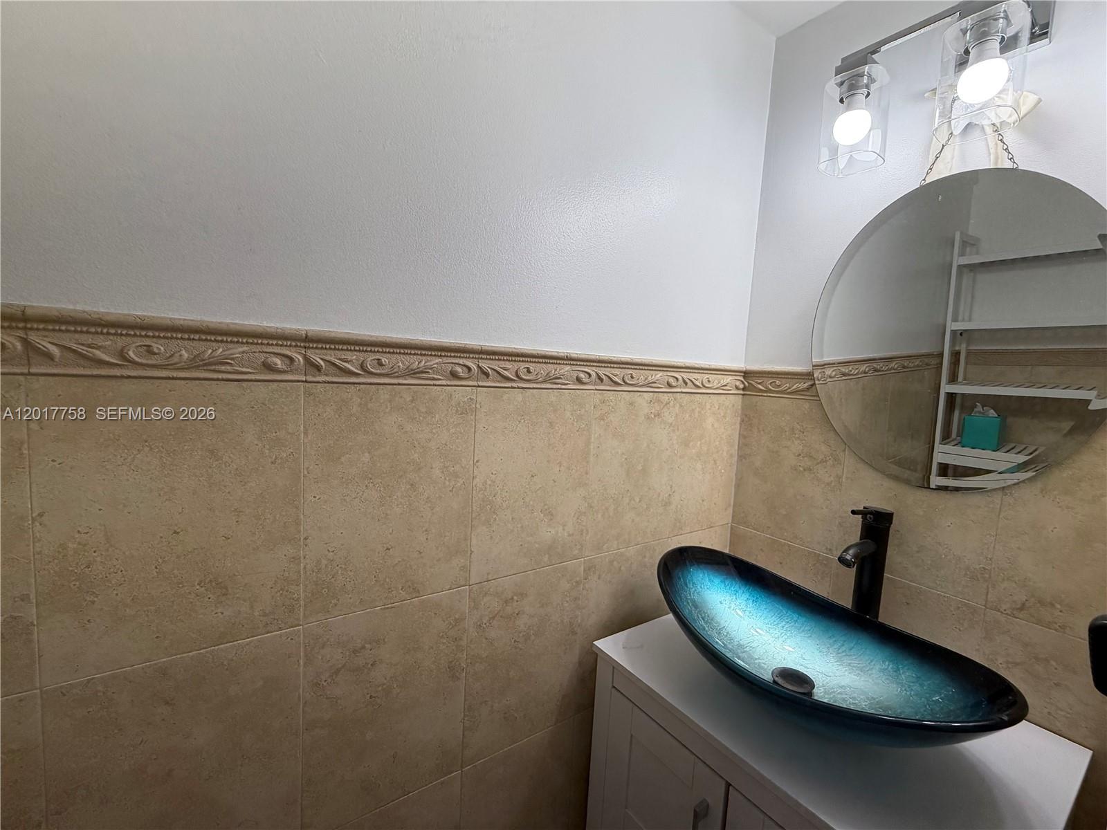 421 Swallow Dr #12, Miami Springs FL 33166
