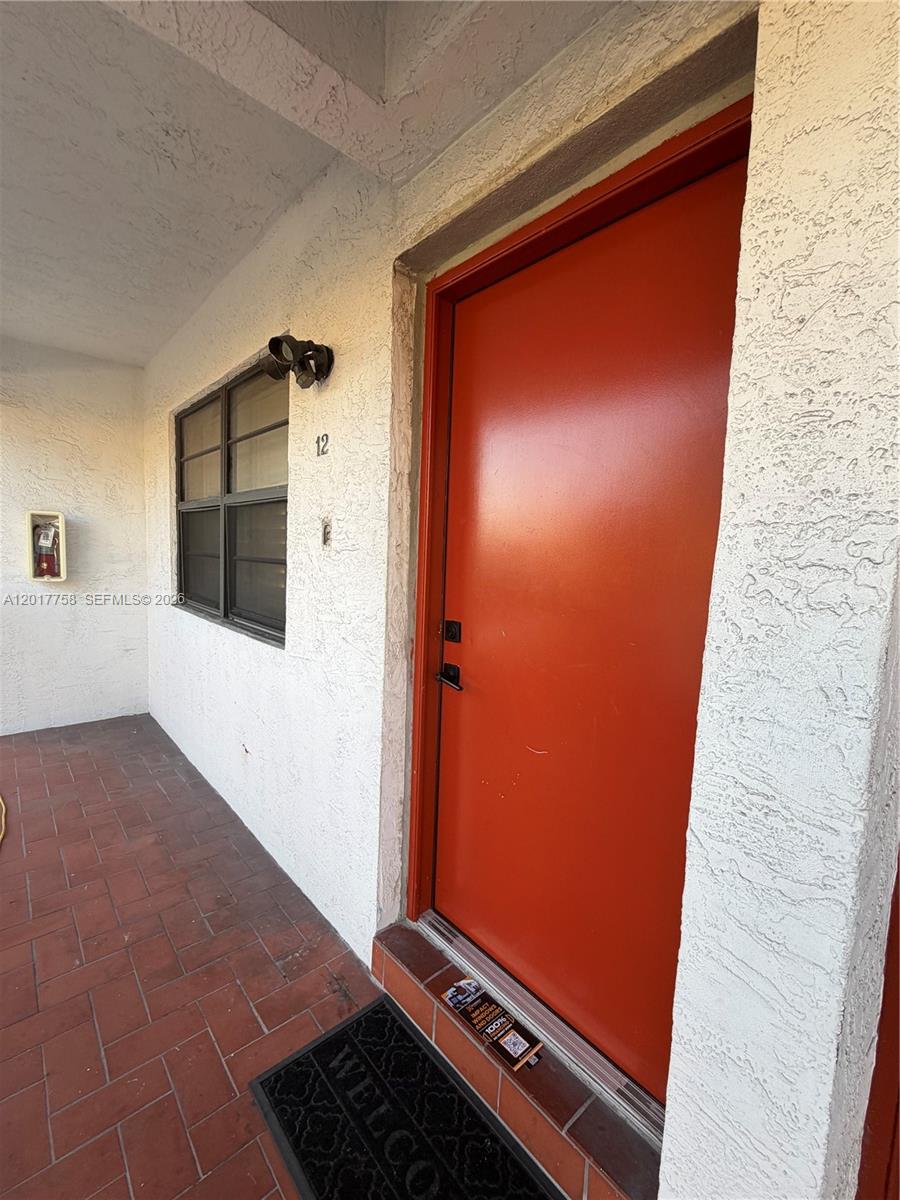 421 Swallow Dr #12, Miami Springs FL 33166