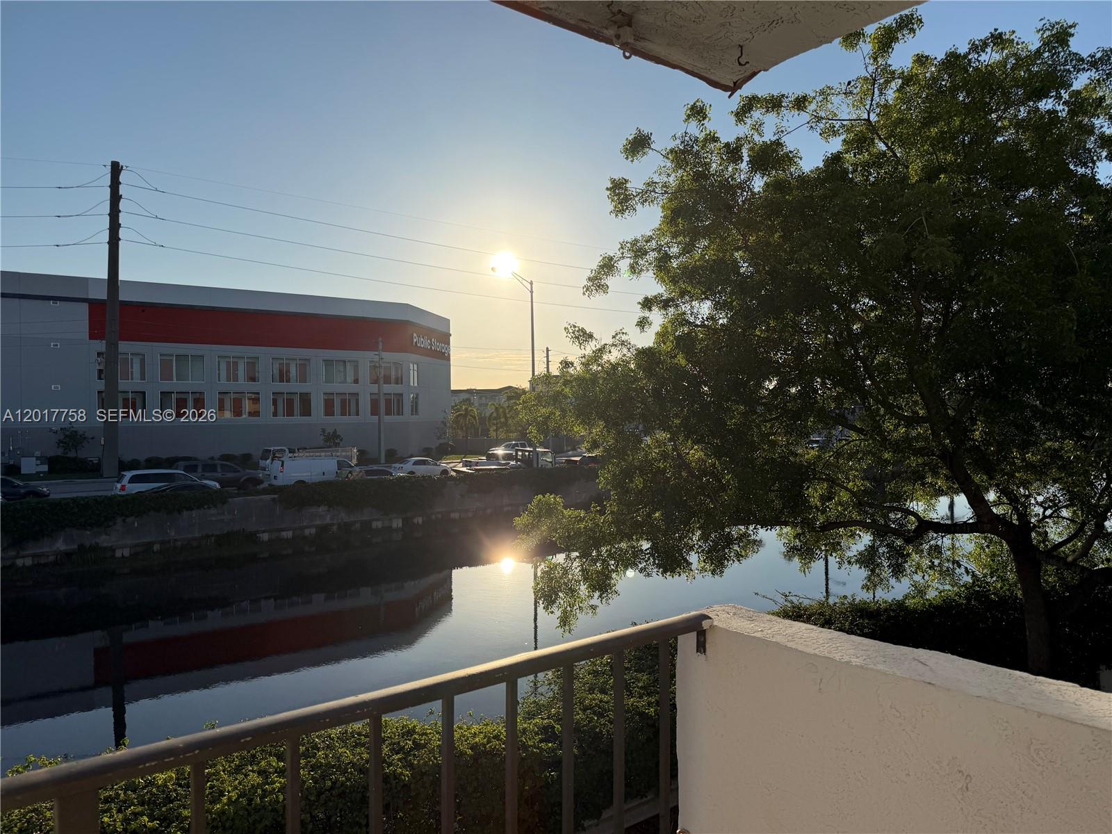 421 Swallow Dr #12, Miami Springs FL 33166