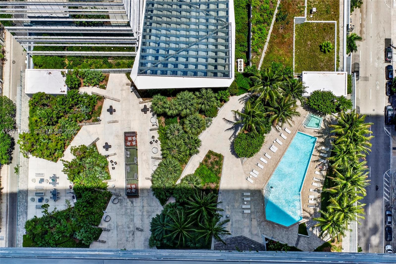 88 SW 7th St #PH4202, Miami FL 33130