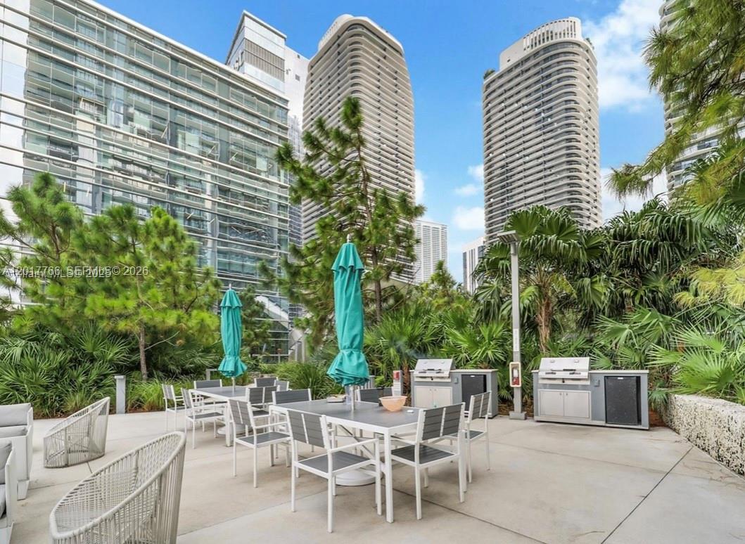 88 SW 7th St #PH4202, Miami FL 33130