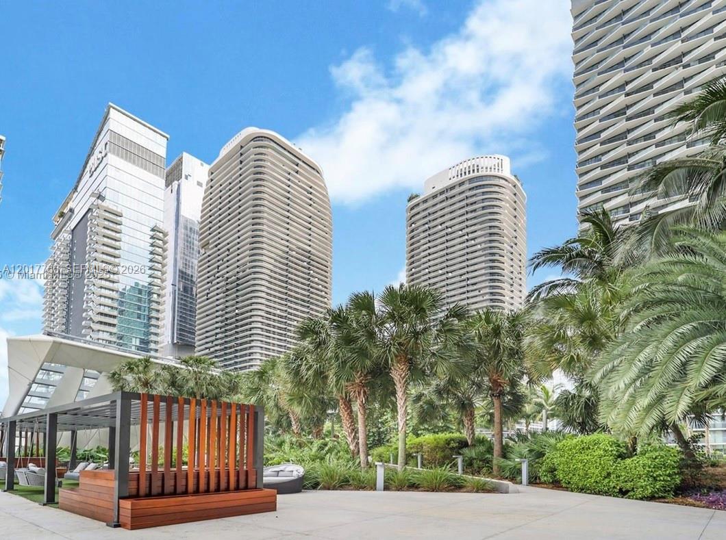 88 SW 7th St #PH4202, Miami FL 33130