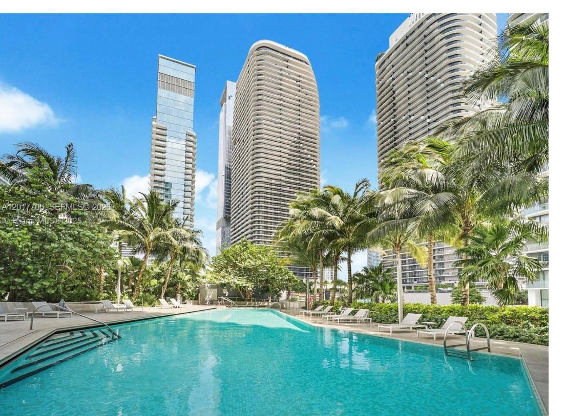 88 SW 7th St #PH4202, Miami FL 33130