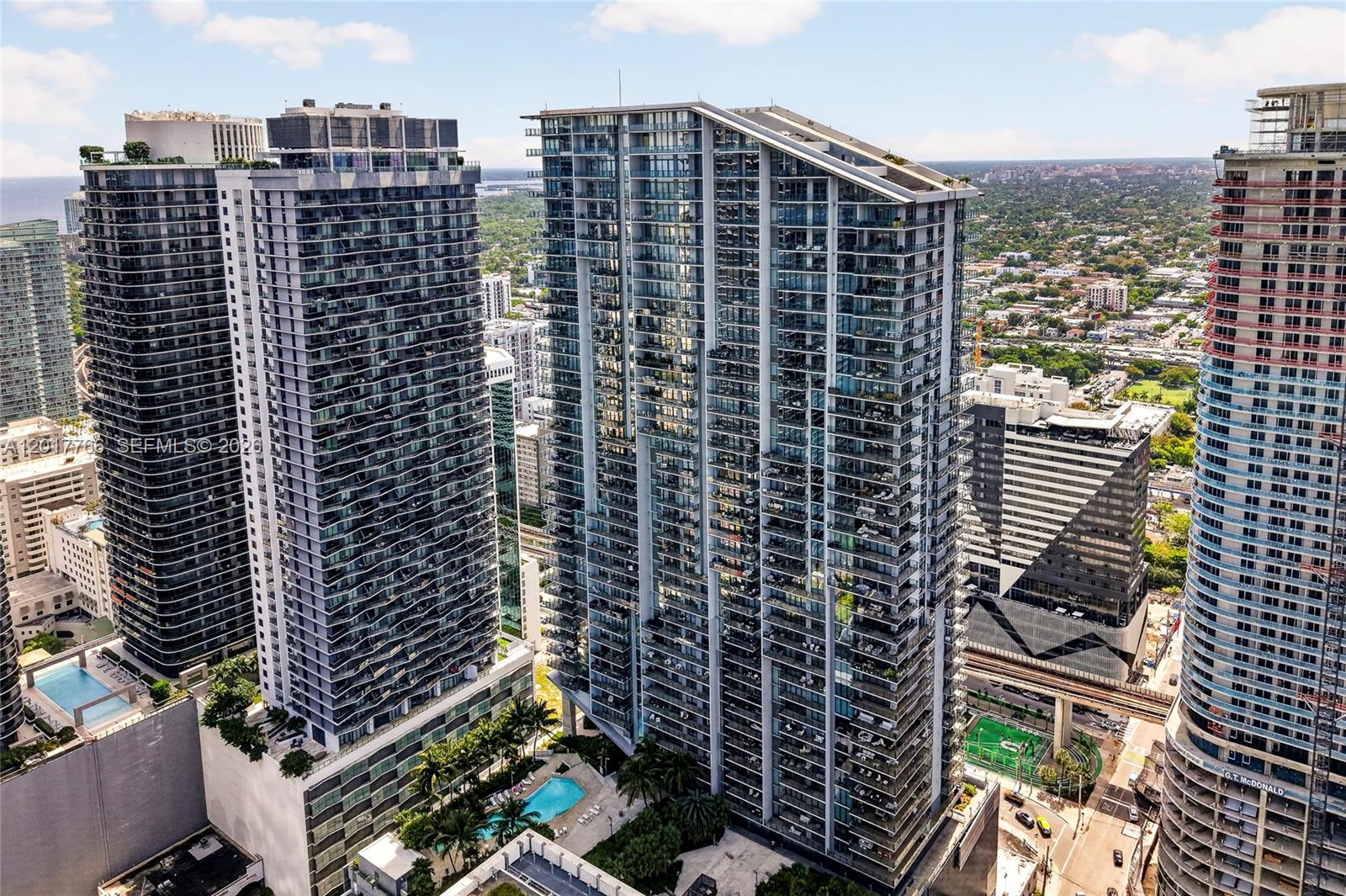 88 SW 7th St #PH4202, Miami FL 33130