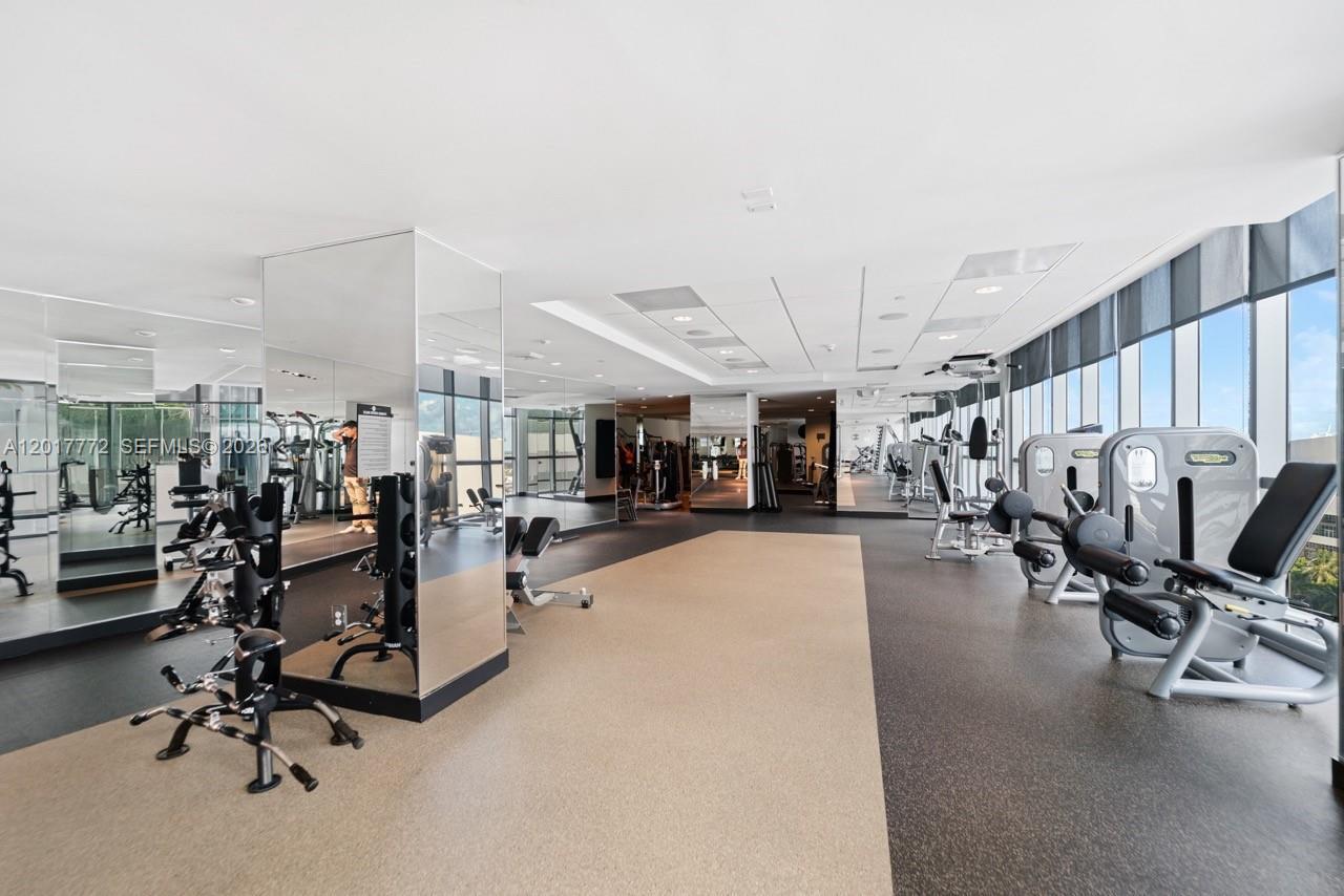 900 Biscayne Blvd #4205, Miami FL 33132