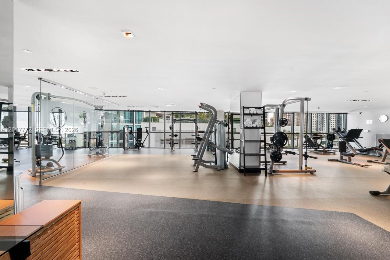 900 Biscayne Blvd #4205, Miami FL 33132