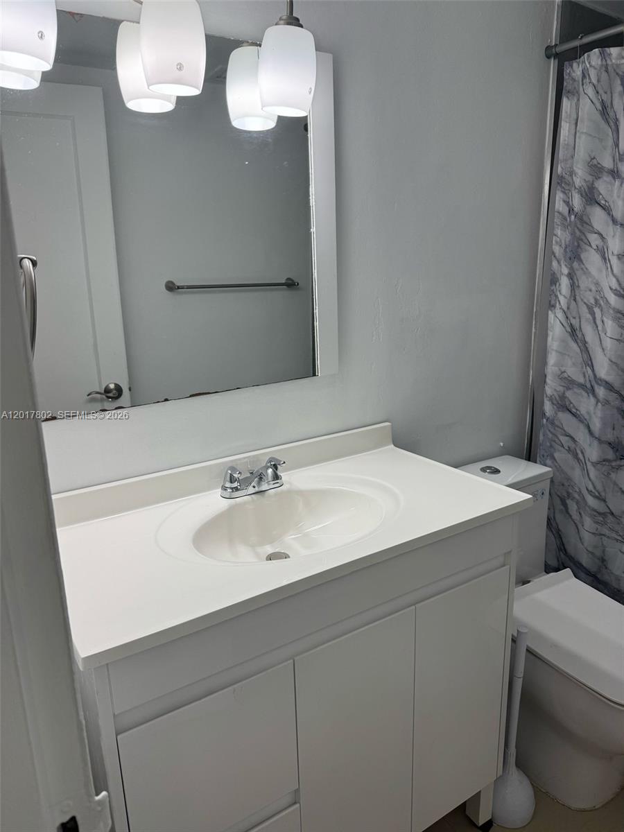 2020 NE 135th St #303, North Miami FL 33181