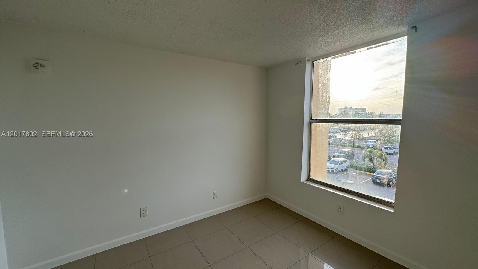 2020 NE 135th St #303, North Miami FL 33181